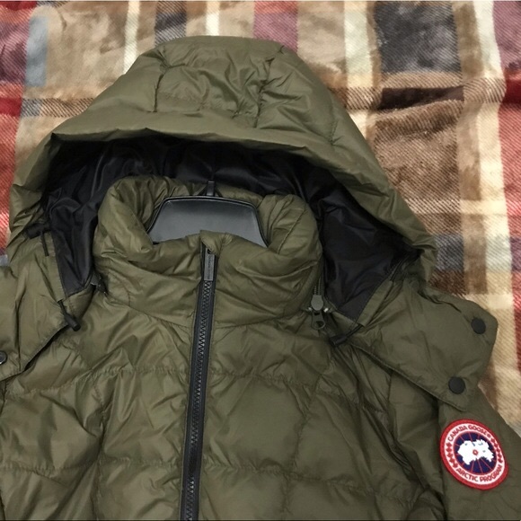 Canada Goose Ellison (Medium) Down Jacket - Picture 10 of 12